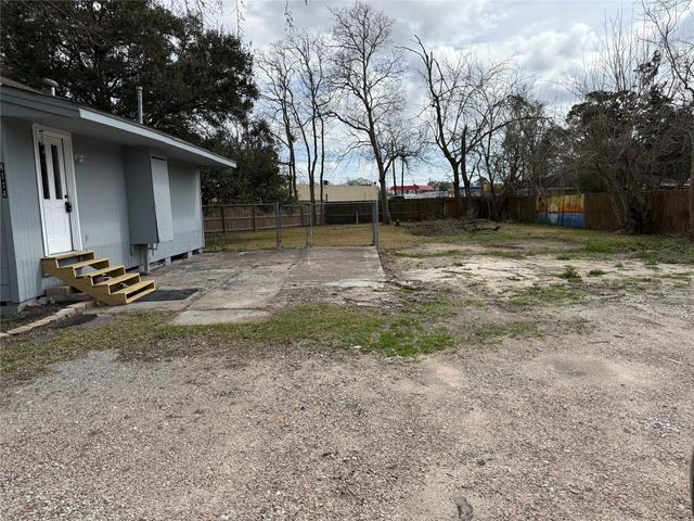 4114 Victoria Avenue, Dickinson, TX 77539