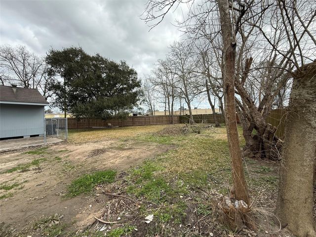 4114 Victoria Avenue, Dickinson, TX 77539