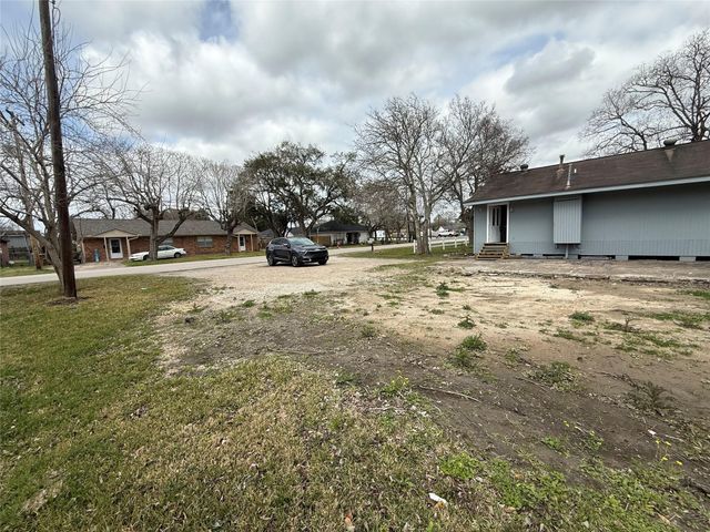 4114 Victoria Avenue, Dickinson, TX 77539