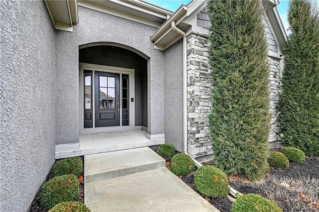 2344 W 146th Terrace, Leawood, KS 66224