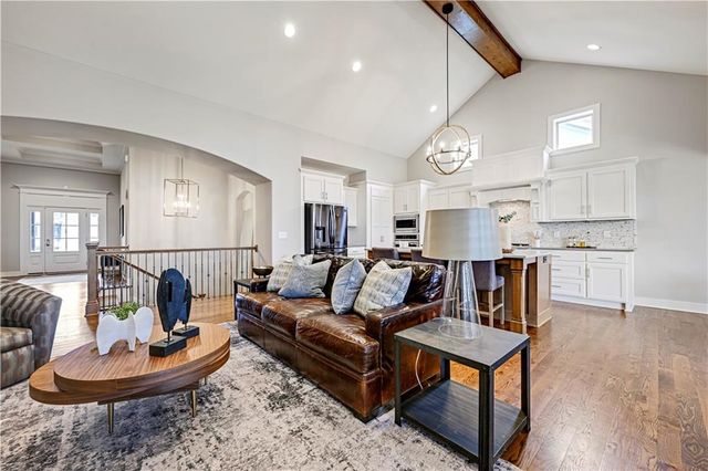 2344 W 146th Terrace, Leawood, KS 66224