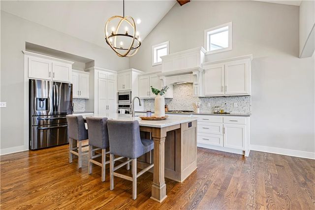 2344 W 146th Terrace, Leawood, KS 66224