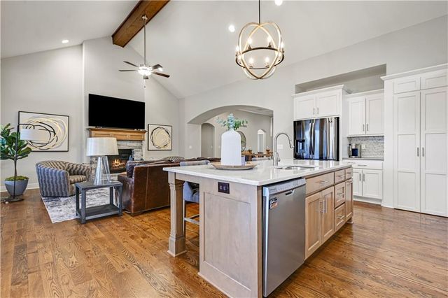 2344 W 146th Terrace, Leawood, KS 66224