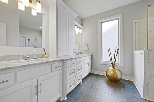 2344 W 146th Terrace, Leawood, KS 66224