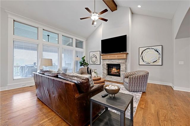 2344 W 146th Terrace, Leawood, KS 66224