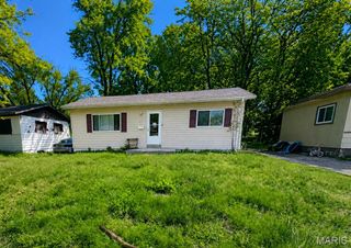 10512 Earl Drive, St Louis, MO 63136