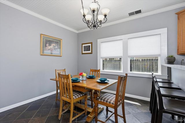 15 10th St, Santa Rosa, CA 95401