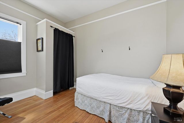 15 10th St, Santa Rosa, CA 95401