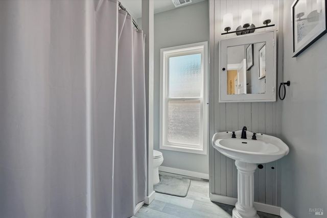 15 10th St, Santa Rosa, CA 95401