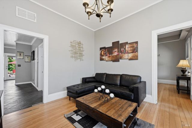 15 10th St, Santa Rosa, CA 95401