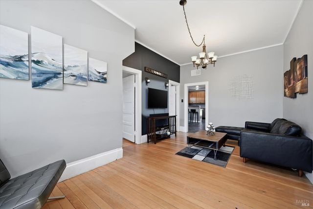 15 10th St, Santa Rosa, CA 95401