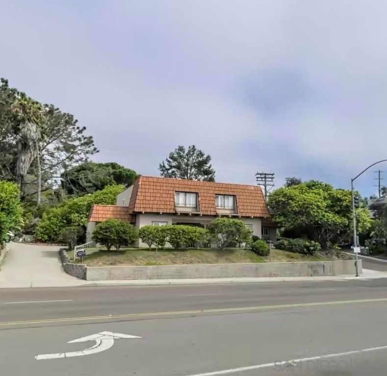 584 86 Lomas Santa Fe Dr, Solana Beach, CA 92075 — exterior