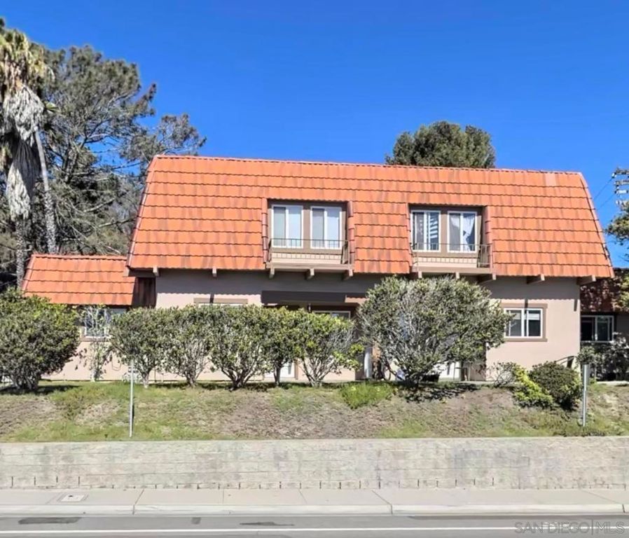 584 86 Lomas Santa Fe Dr, Solana Beach, CA 92075 — photo 2