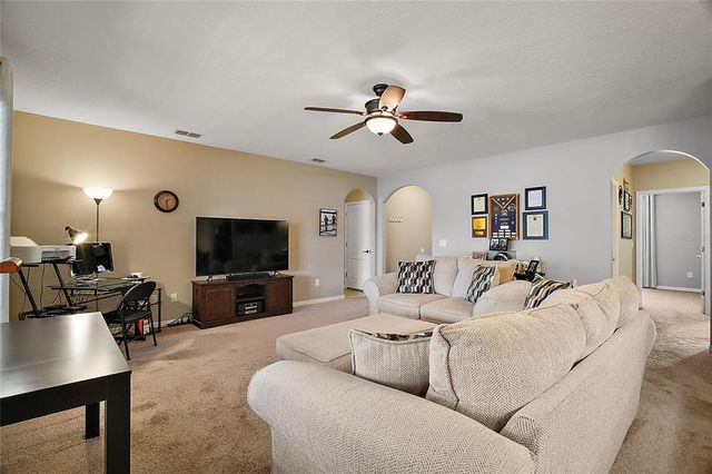 36628 GRAND ISLAND OAKS CIR, Grand Island, FL 32735