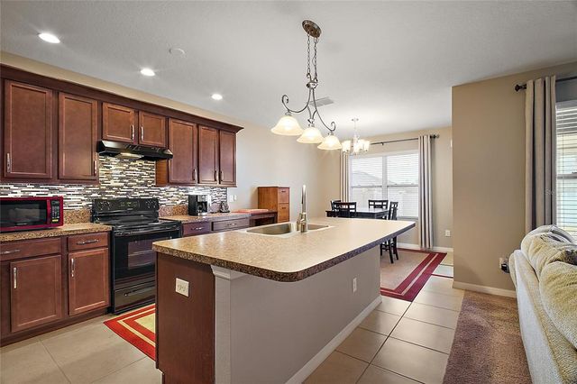 36628 GRAND ISLAND OAKS CIR, Grand Island, FL 32735