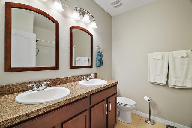 36628 GRAND ISLAND OAKS CIR, Grand Island, FL 32735
