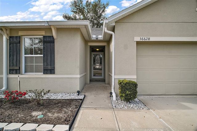 36628 GRAND ISLAND OAKS CIR, Grand Island, FL 32735