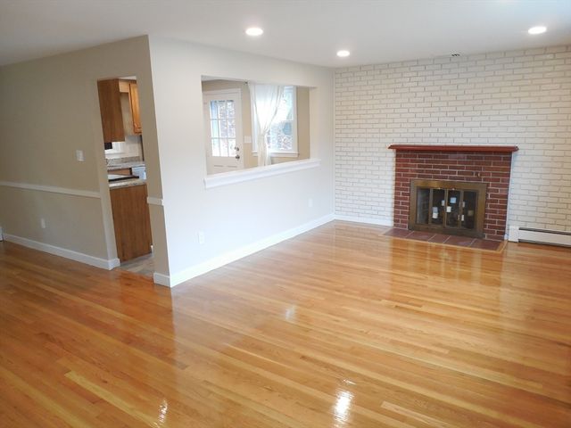 166 Totten Pond Rd, Waltham, MA 02451