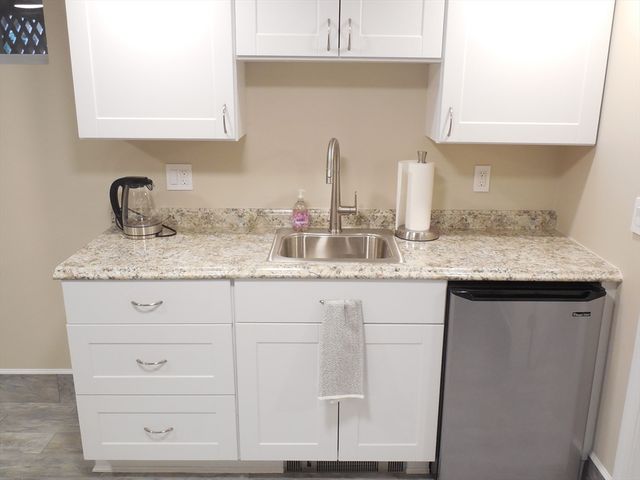 166 Totten Pond Rd, Waltham, MA 02451