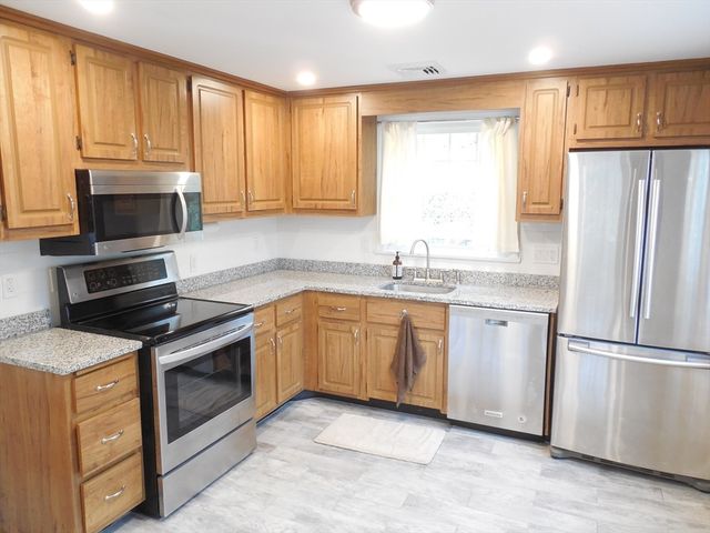 166 Totten Pond Rd, Waltham, MA 02451
