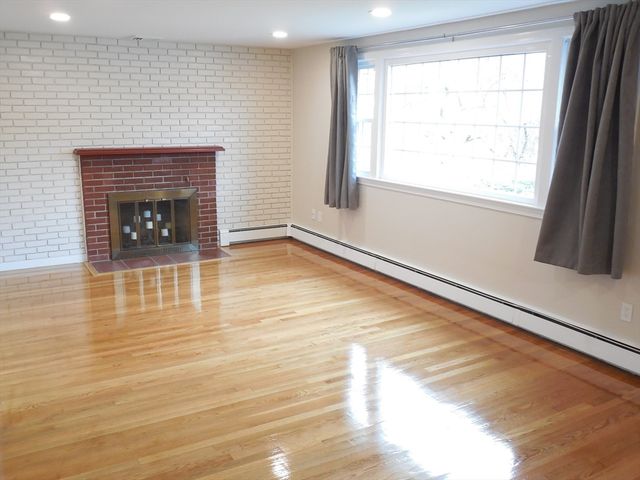 166 Totten Pond Rd, Waltham, MA 02451