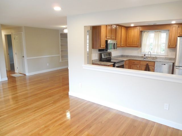 166 Totten Pond Rd, Waltham, MA 02451