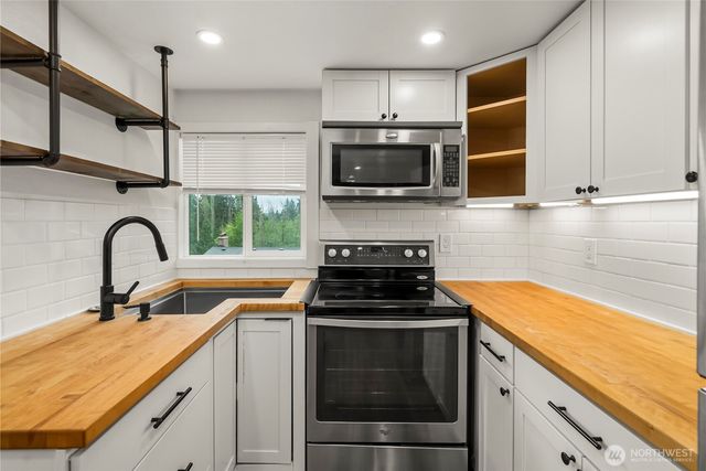 11814 4th Street E, Edgewood, WA 98372