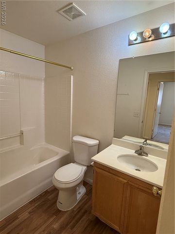8108 Roundup Ridge Street, Las Vegas, NV 89131