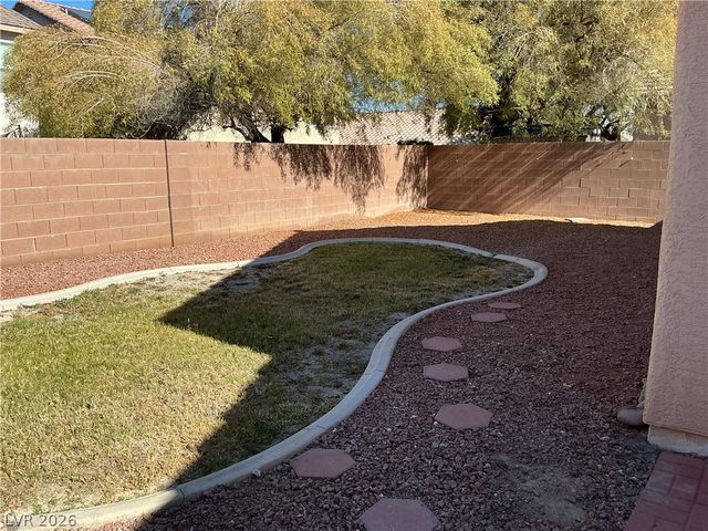 8108 Roundup Ridge Street, Las Vegas, NV 89131