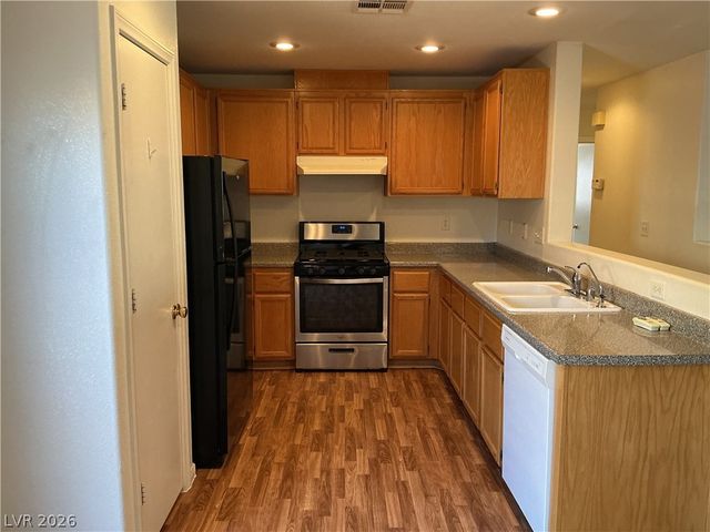 8108 Roundup Ridge Street, Las Vegas, NV 89131