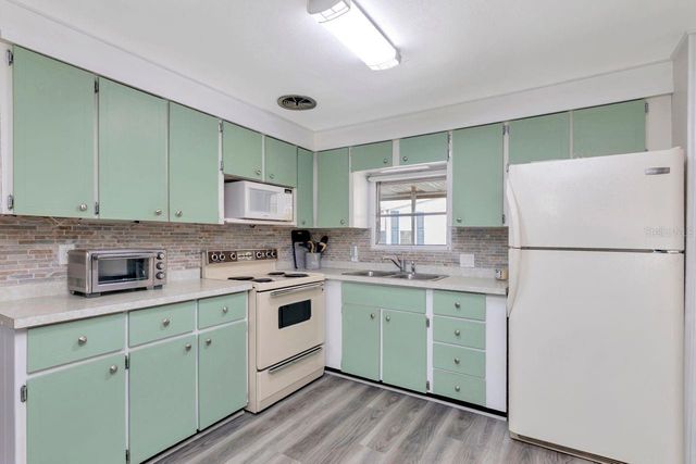 9900 ULMERTON ROAD 226, Largo, FL 33771