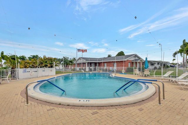 9900 ULMERTON ROAD 226, Largo, FL 33771