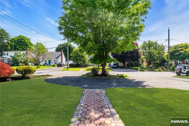 40 Merritt Avenue, Dumont, NJ 07628