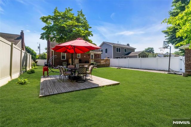 40 Merritt Avenue, Dumont, NJ 07628