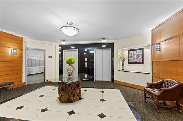 3838 Rainbow Boulevard 1402, Kansas City, KS 66103
