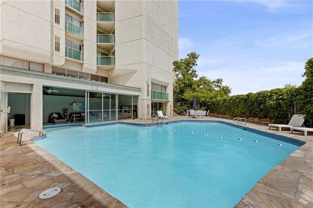 3838 Rainbow Boulevard 1402, Kansas City, KS 66103