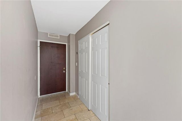 3838 Rainbow Boulevard 1402, Kansas City, KS 66103