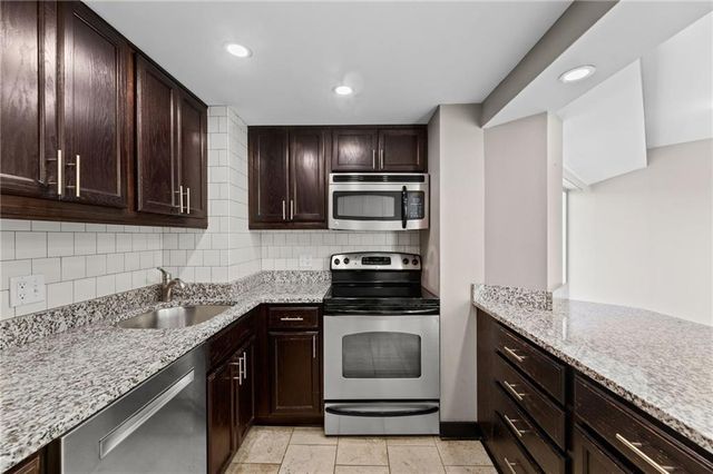 3838 Rainbow Boulevard 1402, Kansas City, KS 66103