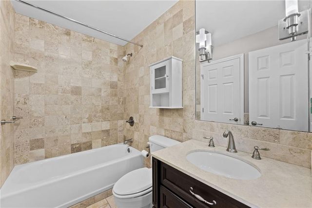 3838 Rainbow Boulevard 1402, Kansas City, KS 66103