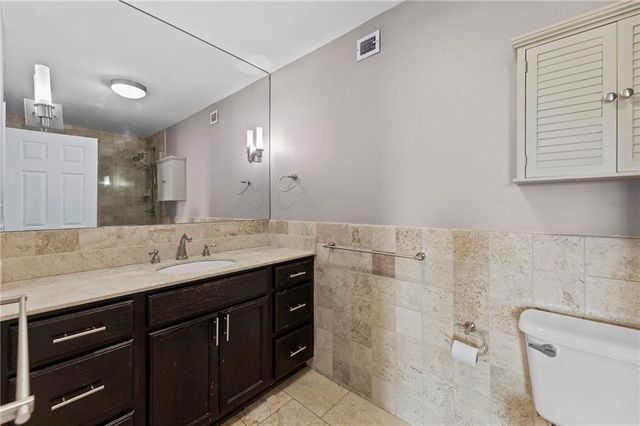 3838 Rainbow Boulevard 1402, Kansas City, KS 66103
