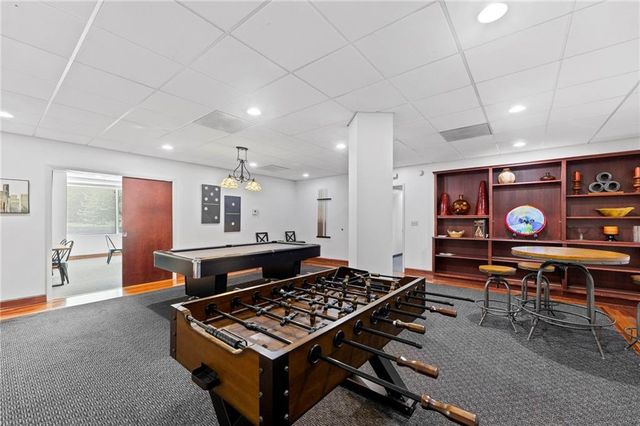 3838 Rainbow Boulevard 1402, Kansas City, KS 66103