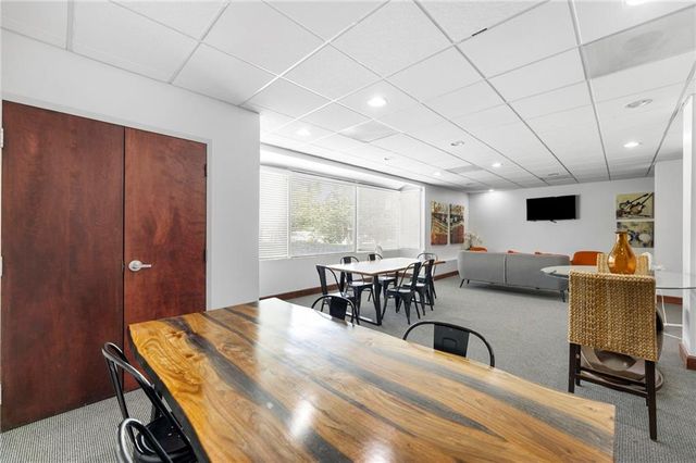 3838 Rainbow Boulevard 1402, Kansas City, KS 66103