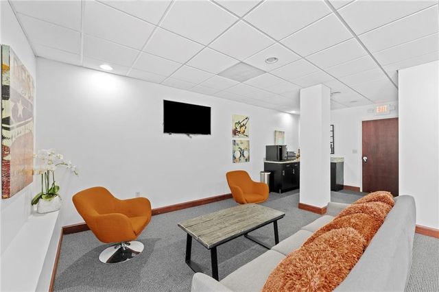 3838 Rainbow Boulevard 1402, Kansas City, KS 66103