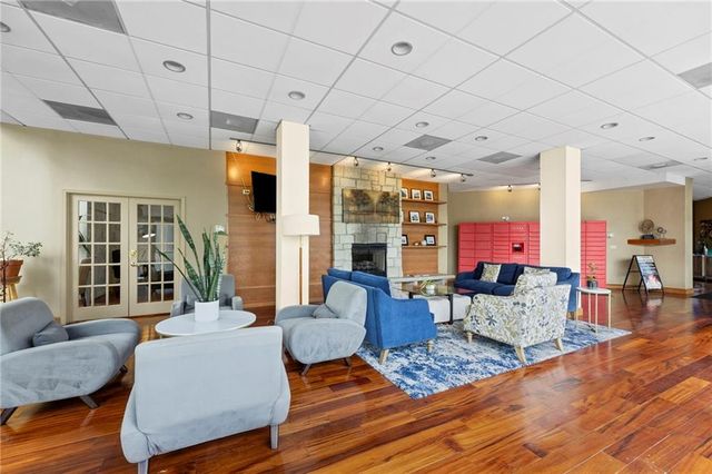 3838 Rainbow Boulevard 1402, Kansas City, KS 66103