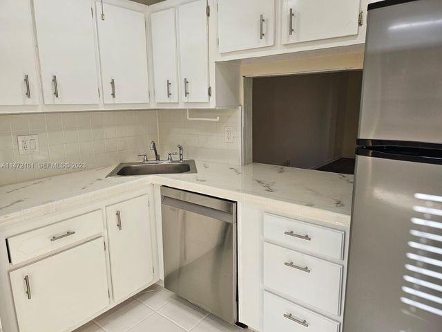 5940 NW 64th Avenue 106, Tamarac, FL 33319