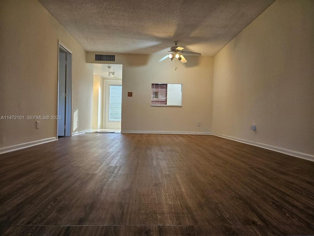 5940 NW 64th Avenue 106, Tamarac, FL 33319