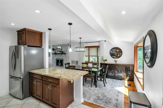 4 Dale Court, Hauppauge, NY 11788
