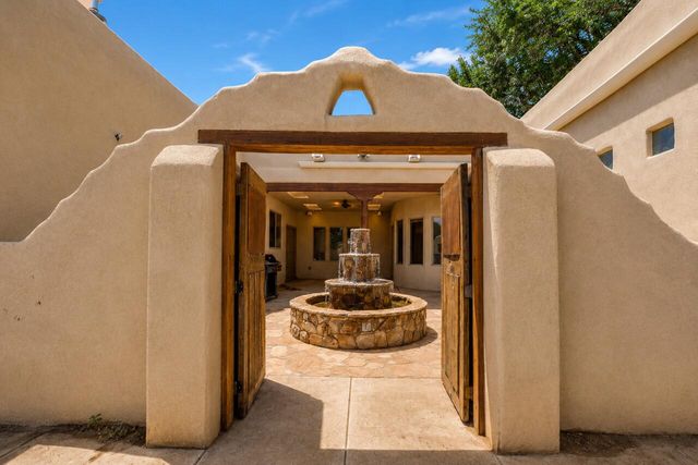 2419 Jerry Road SW, Albuquerque, NM 87105