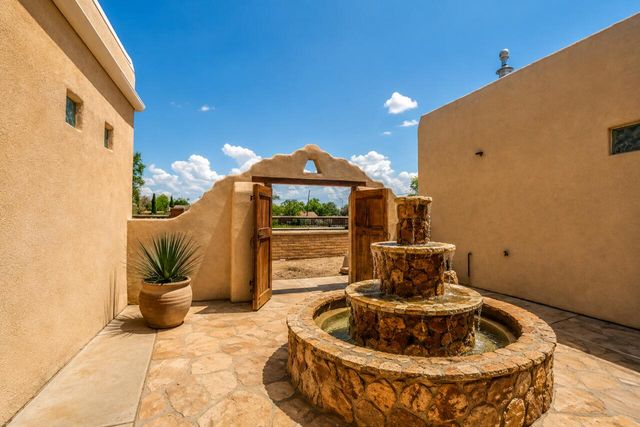2419 Jerry Road SW, Albuquerque, NM 87105
