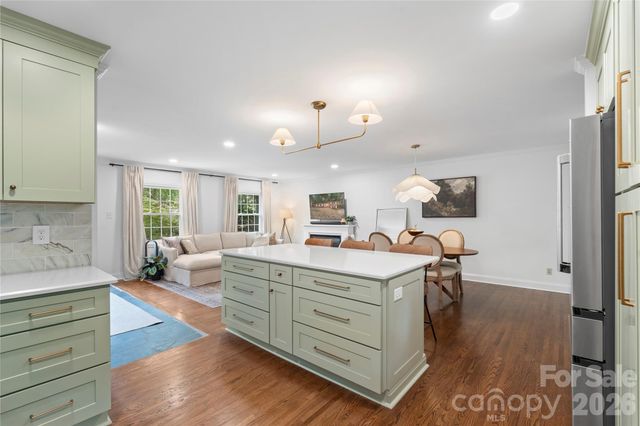 1800 Lumarka Drive, Charlotte, NC 28212